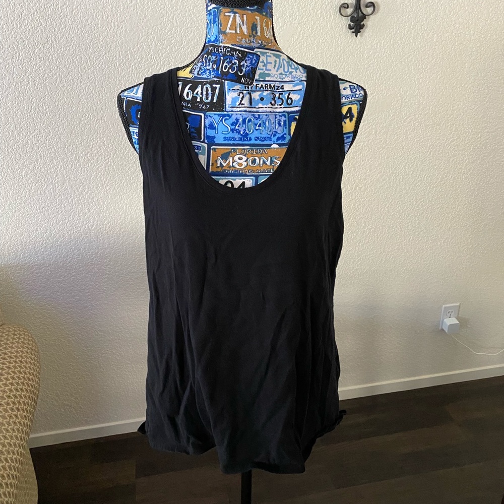 Old navy black tank lg